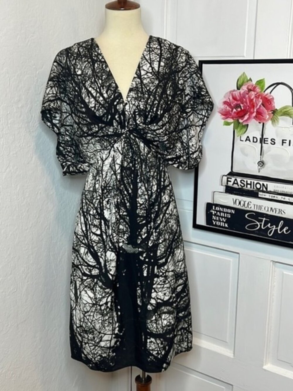 Nicola Finetti BNW V-Neck Dress Size 8